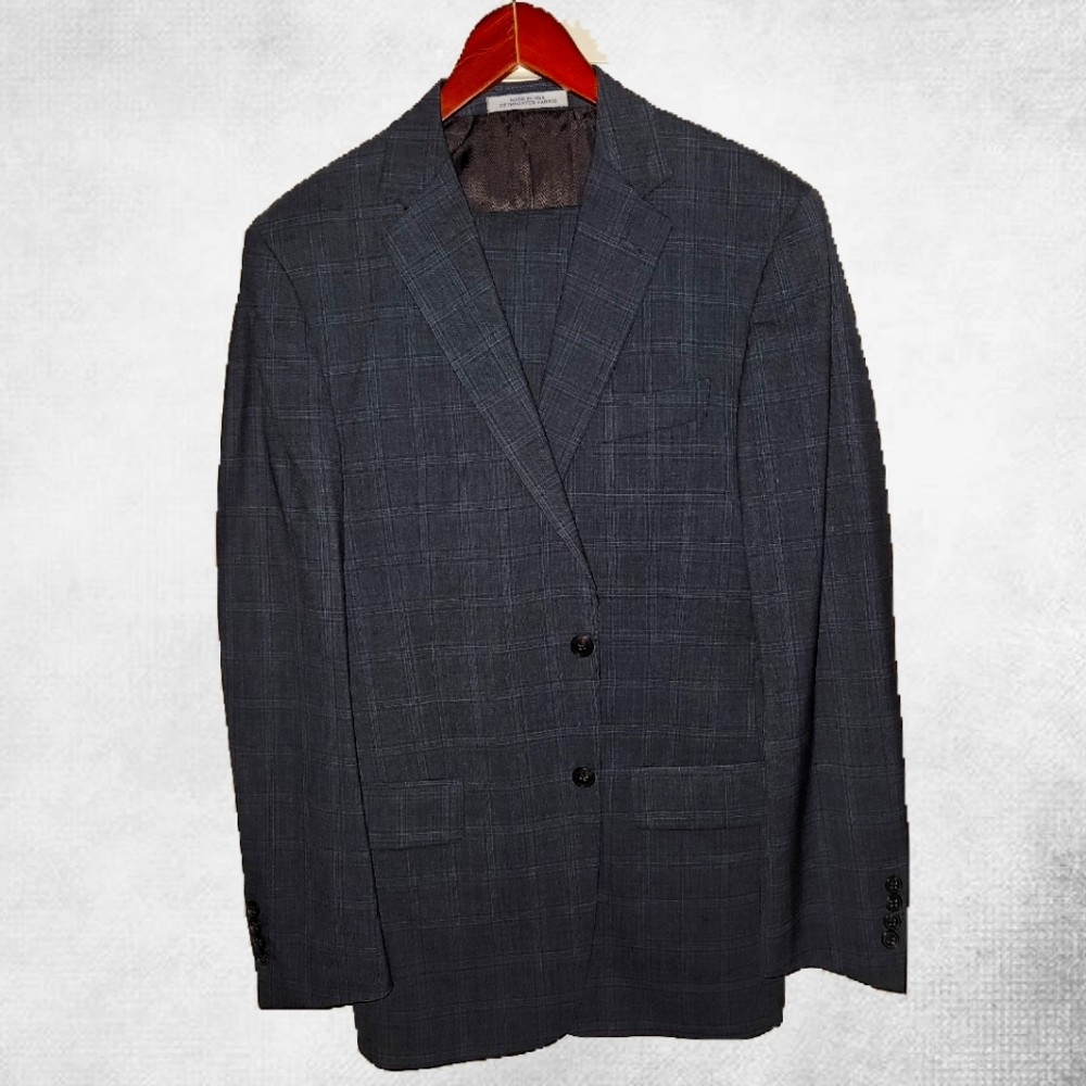 Joseph Abboud Gray Plaid Suit 38R